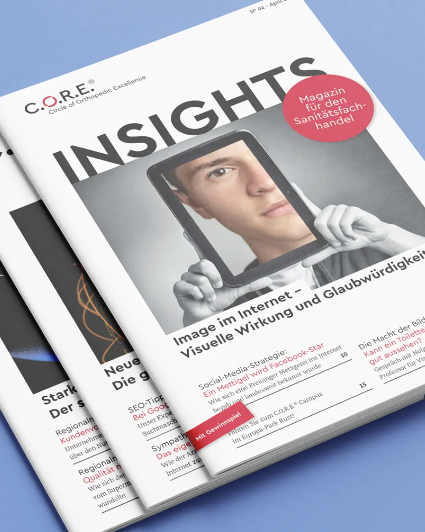 Gedrucktes CORE Insights Magazin als Beispiel für hochwertiges Printdesign.